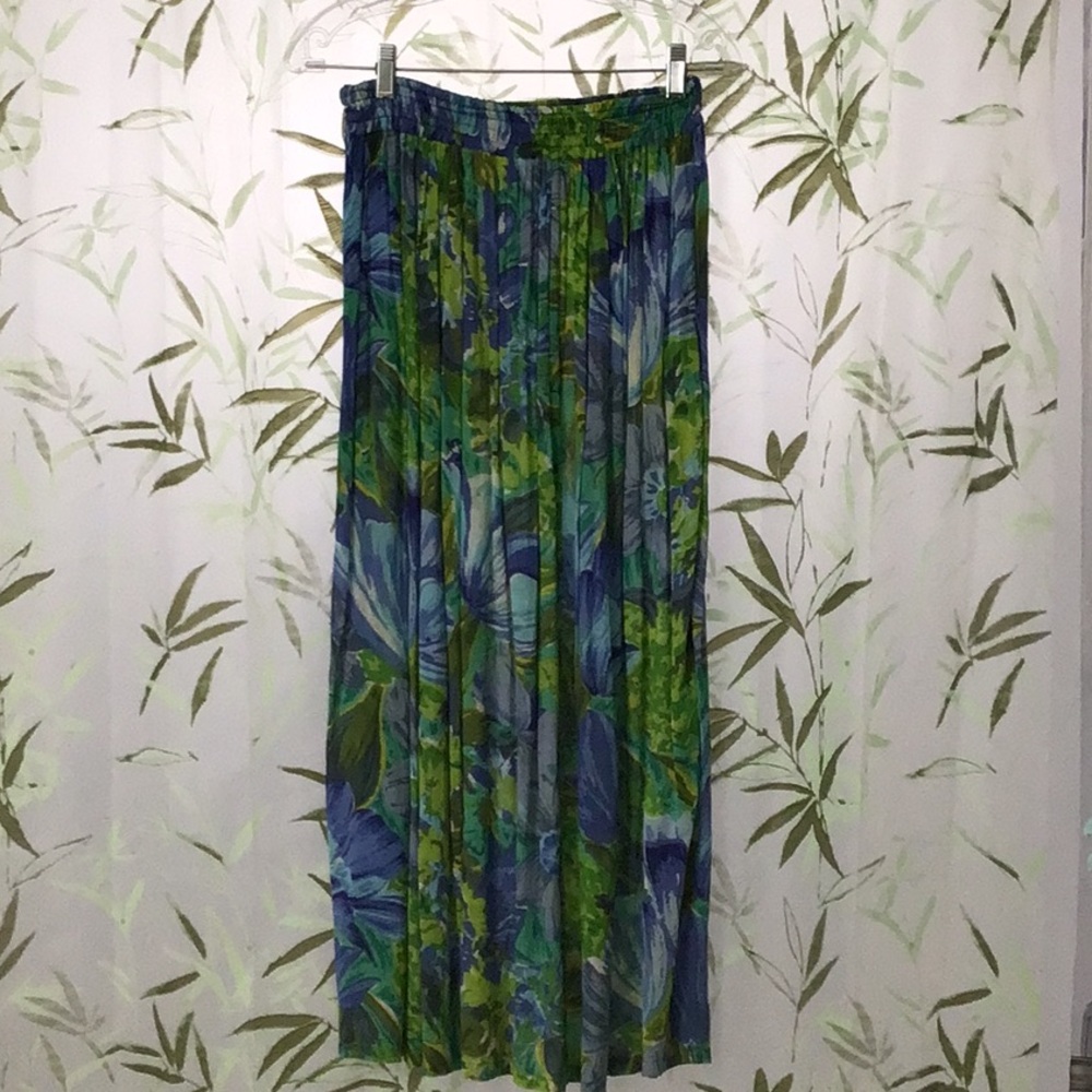 2 piece Express Floral Green and Blue Button-Up set.  Small. - Picture 8 of 11